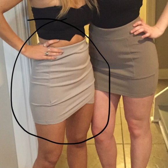 Aritzia Talula Tulip Skirt - Picture 6 of 6